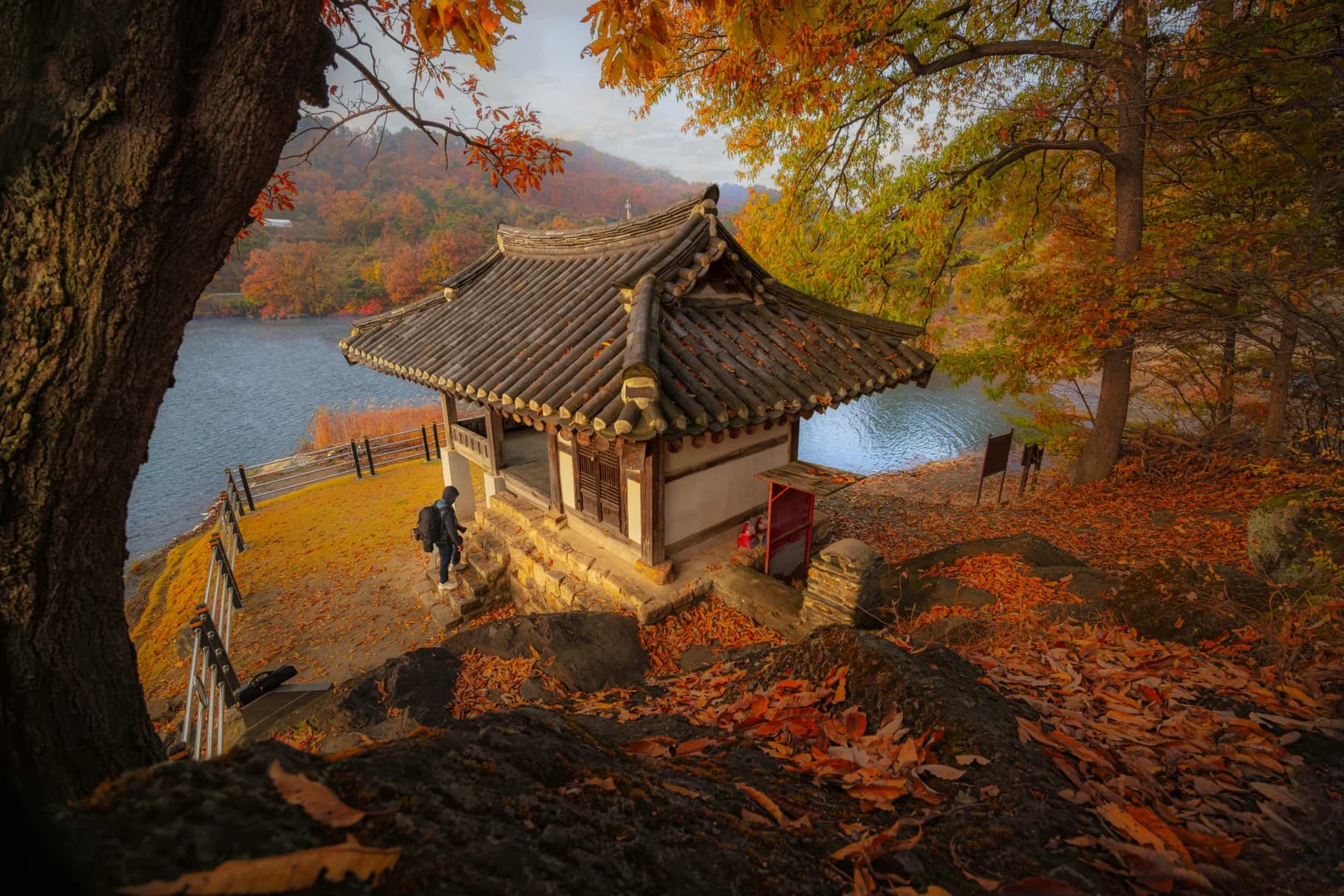 Etiquette Rules to Observe in Korean Culture - Discover essential etiquette rules in Korean culture. Learn key tips for your trip and information on completing your K-ETA application.