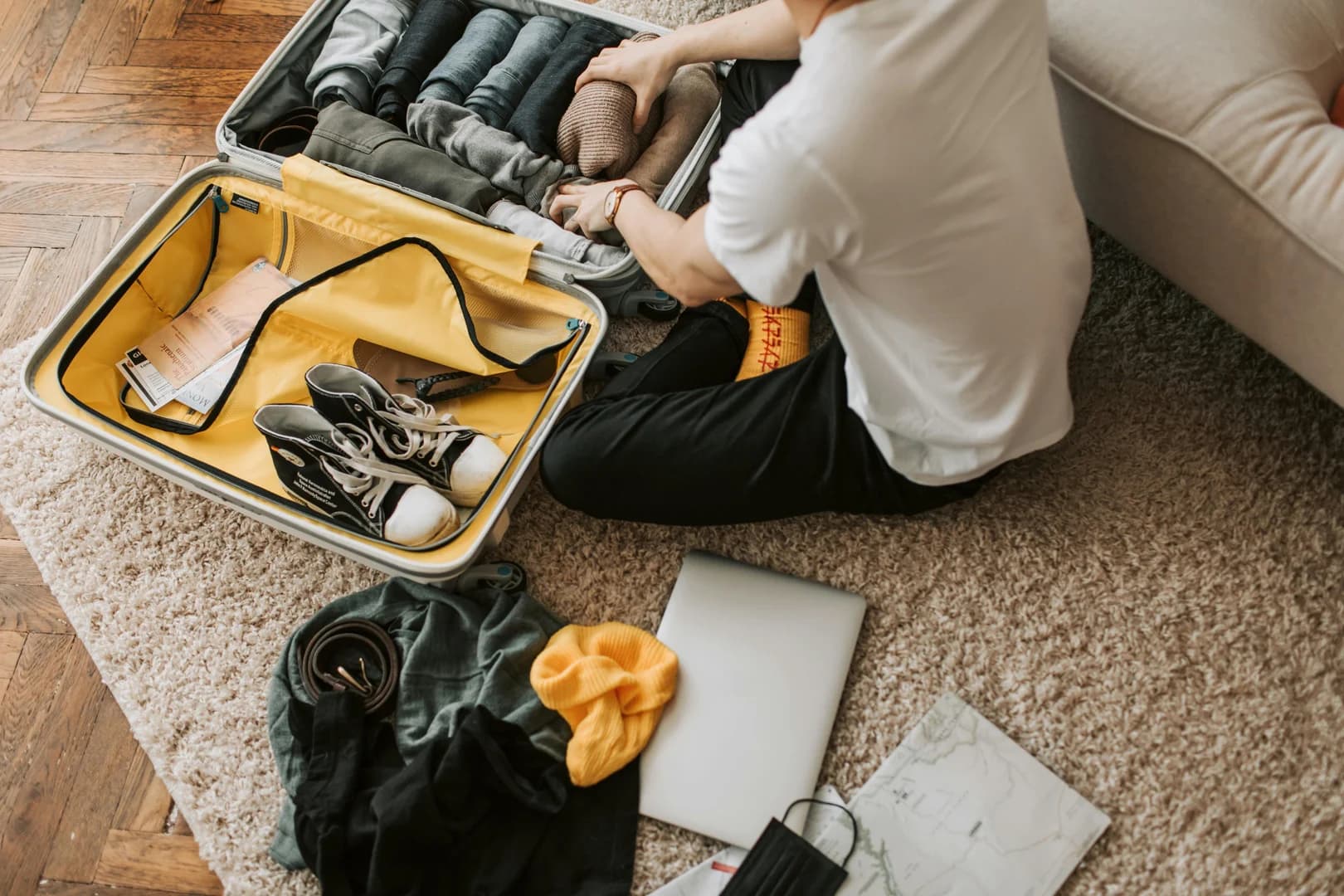 How to Choose Luggage and Suitcases for International Travel? - Learn how to choose the perfect luggage for international travel. Discover tips to make your journey smoother and hassle-free!